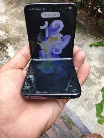 Samsung Mobile Z Flip 4