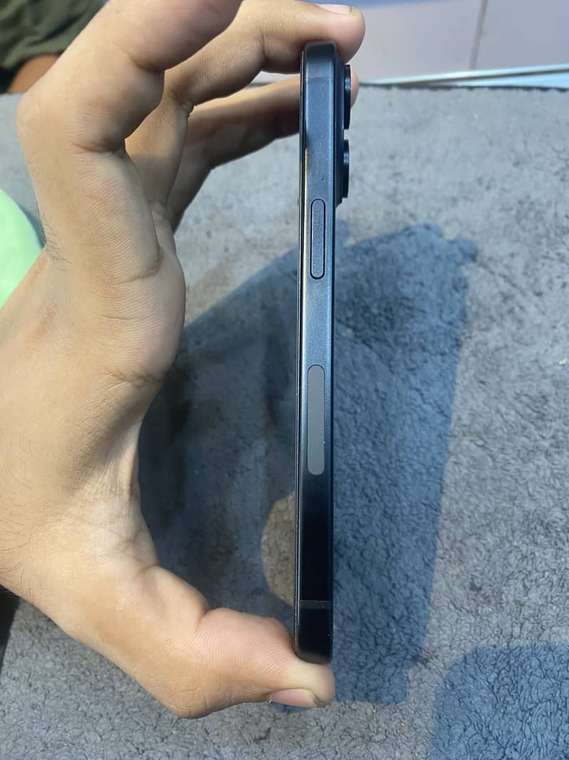 Apple iPhone 15 2