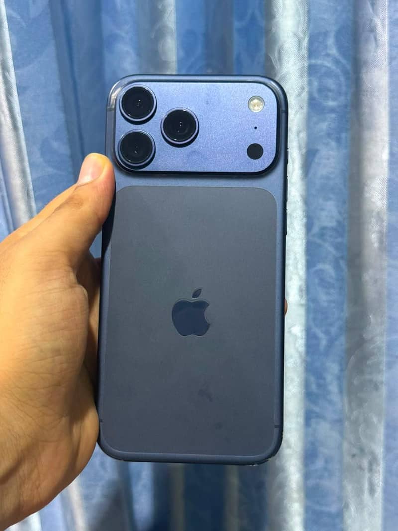 Apple iPhone 17 Pro Max 0