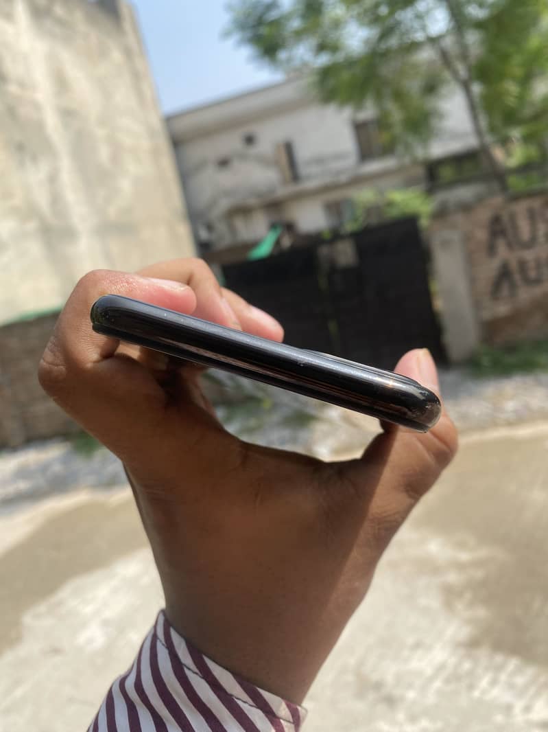 Apple iPhone 11 Pro Max 5
