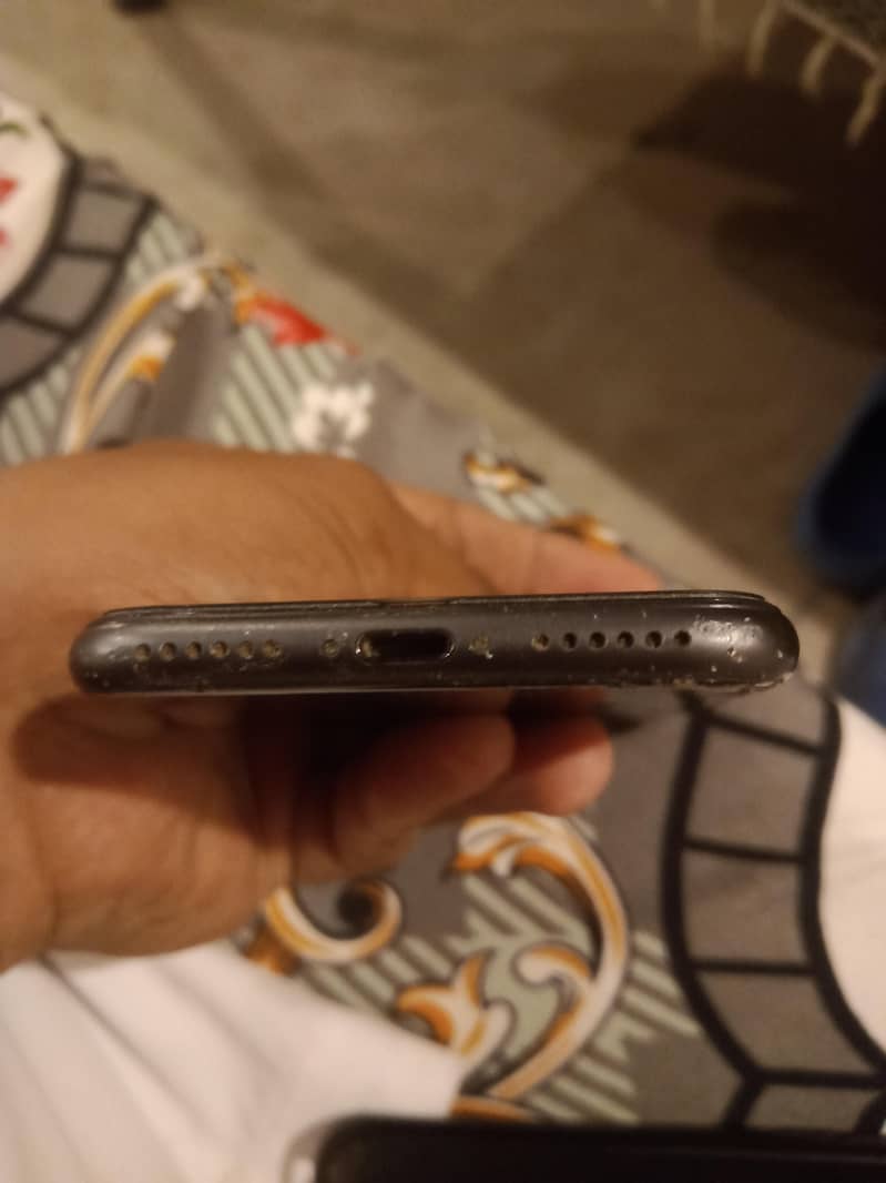 Apple iPhone 8 1