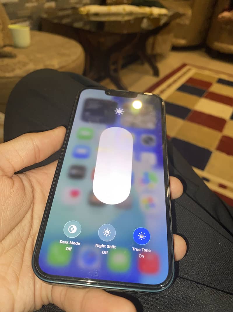 Apple iPhone 13 6