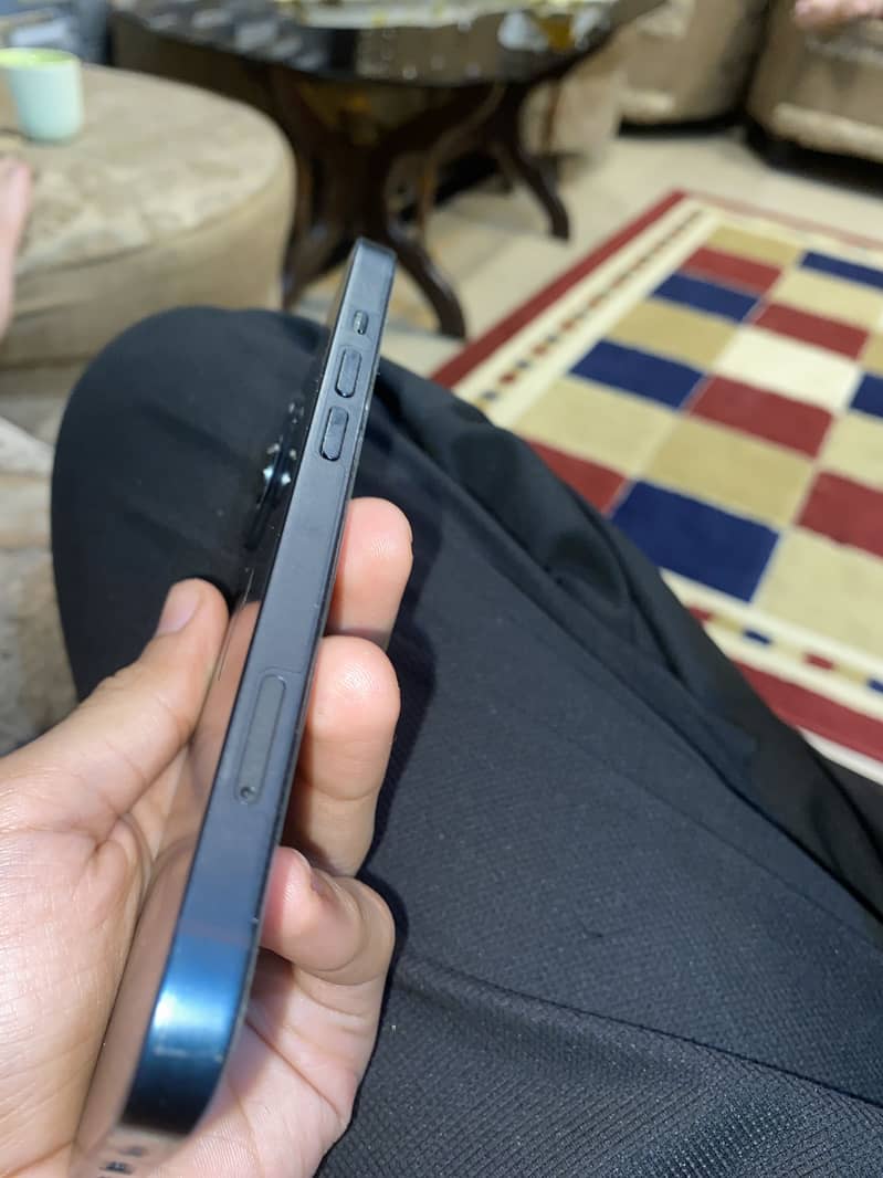 Apple iPhone 13 7