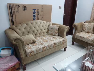 7 Seater sofa with center table
