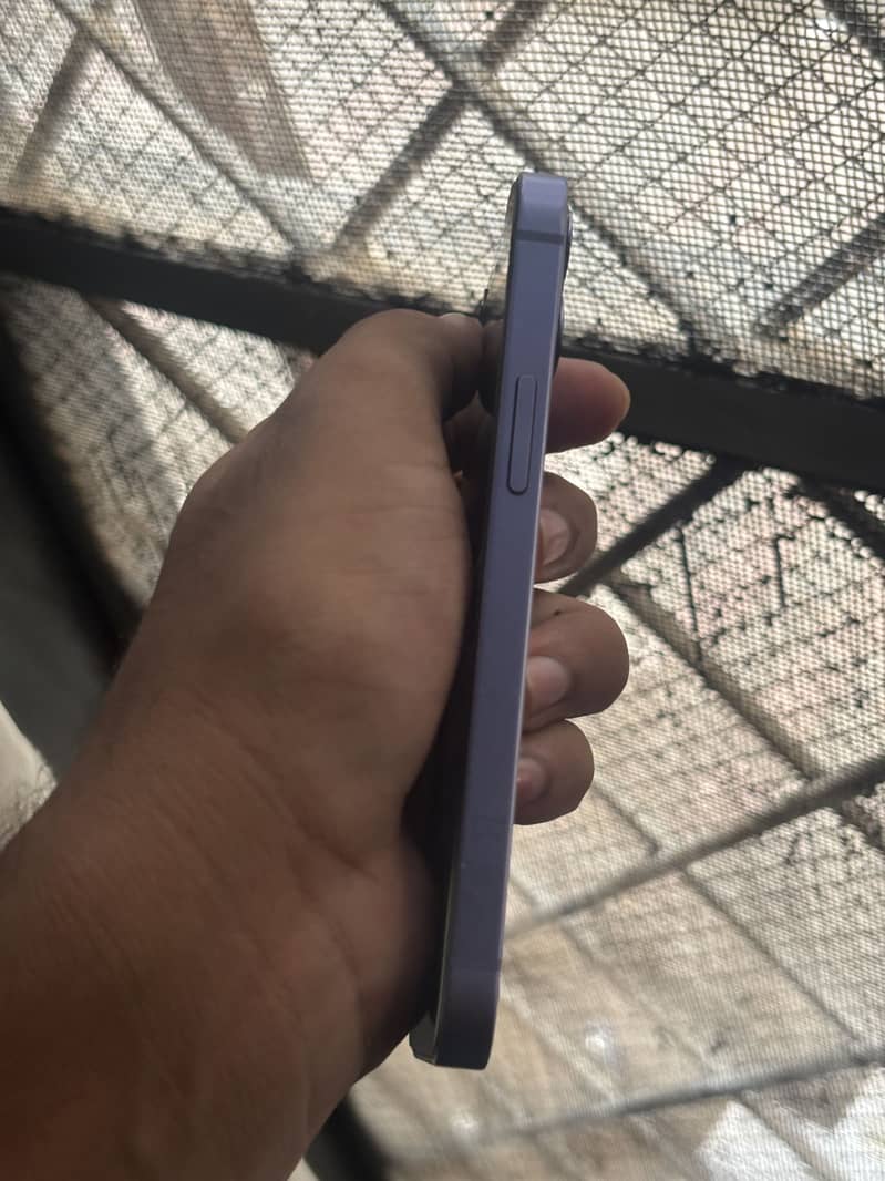 Apple iPhone 12 mini 4