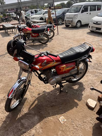 HONDA 125 , 21 model, All Ok Condition, All Papers Clear.