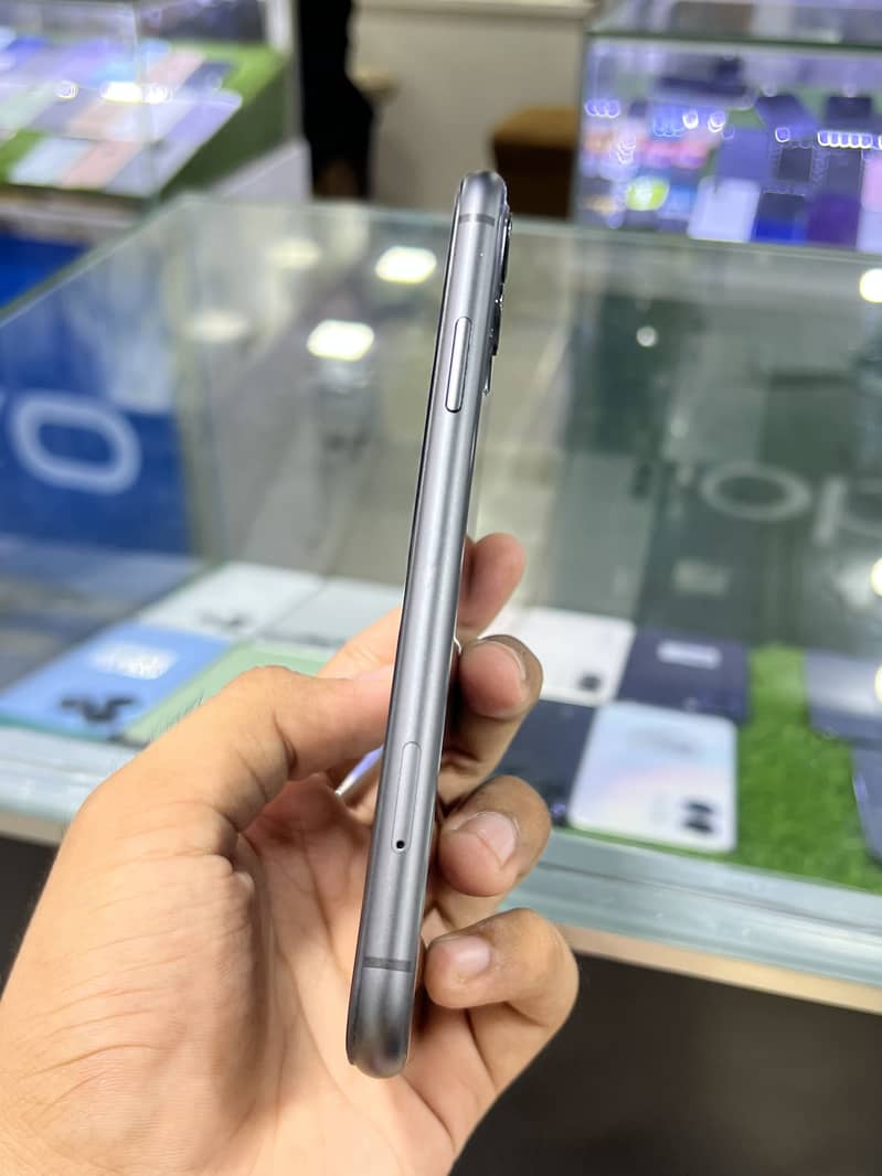 Apple iPhone 11 5