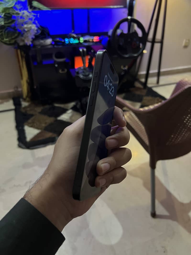 Apple iPhone 15 Pro Max 3