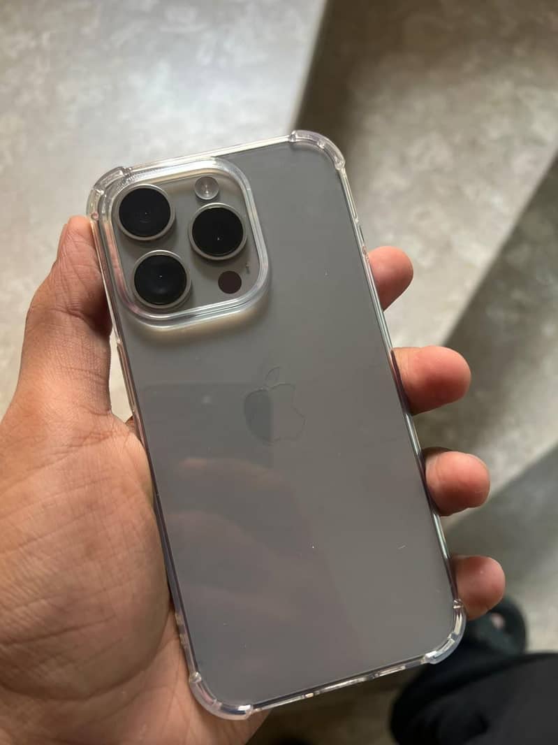 Apple iPhone 15 Pro 0