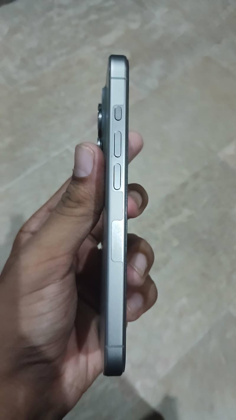 Apple iPhone 15 Pro 1