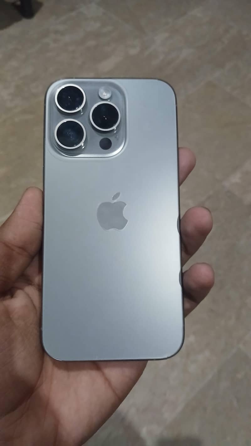 Apple iPhone 15 Pro 6