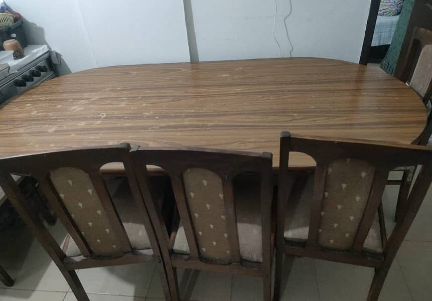Table with five chairs 1
