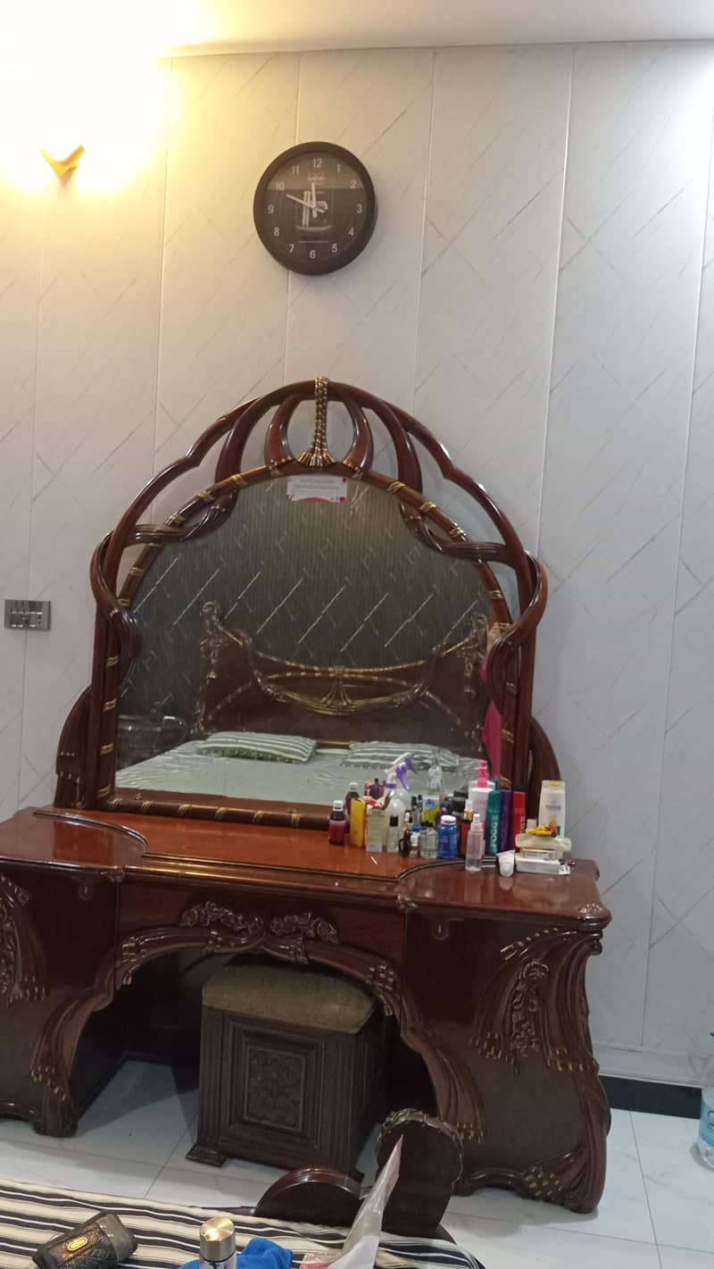 bed with two side table and dressing table 0
