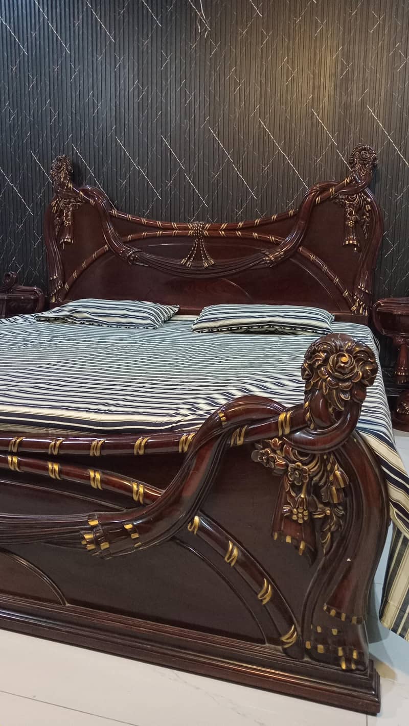 bed with two side table and dressing table 3
