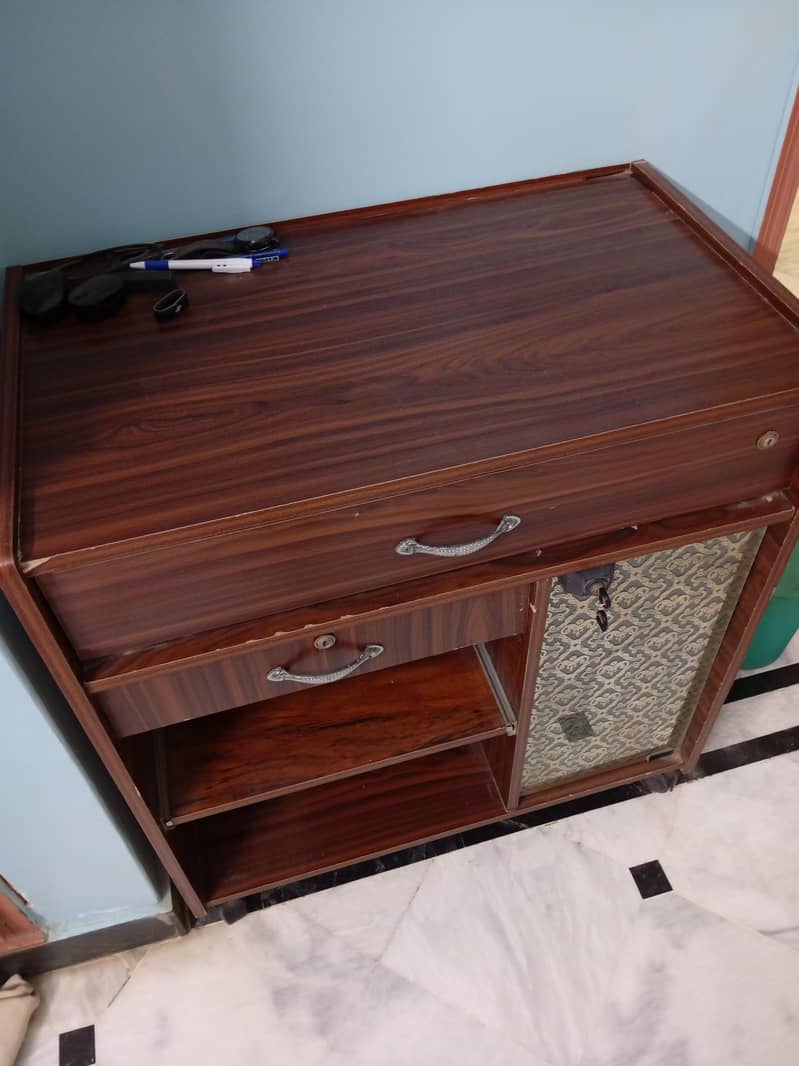 Computer table for sell. 1