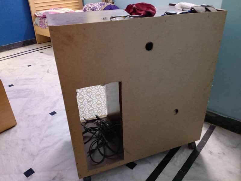 Computer table for sell. 2