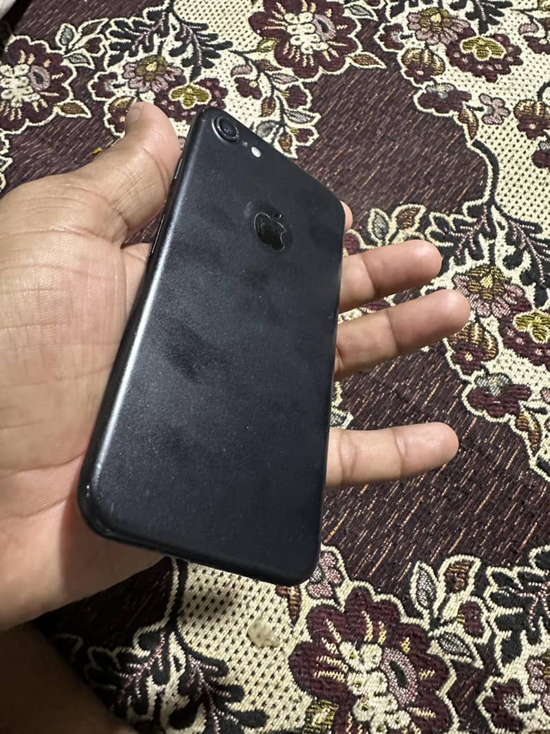 Apple iPhone 7 4
