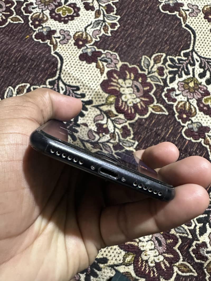 Apple iPhone 7 6