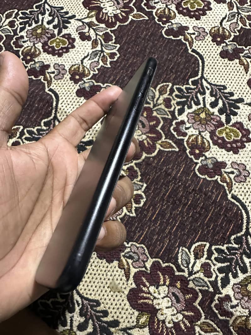 Apple iPhone 7 7