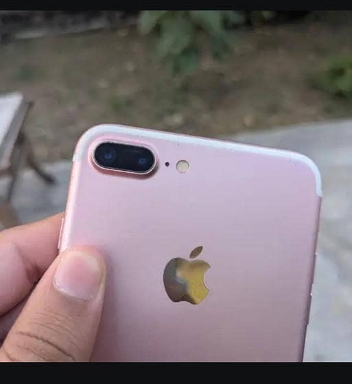 Apple iPhone 7 Plus 1