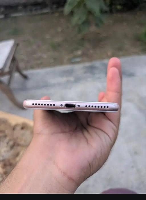 Apple iPhone 7 Plus 2