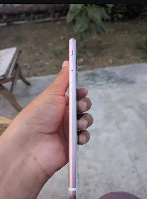 Apple iPhone 7 Plus 3
