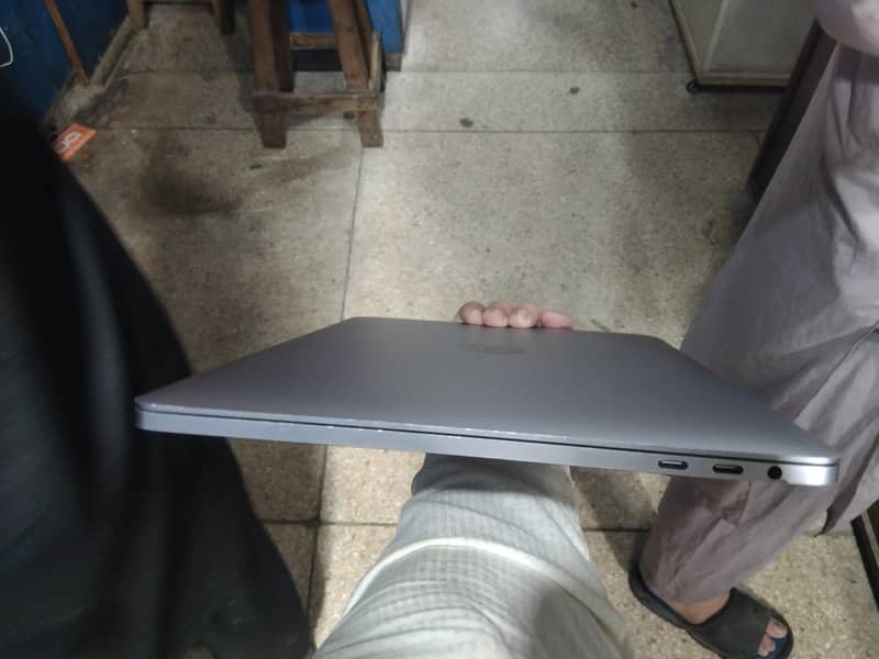 MacBook pro 2018 Model 4