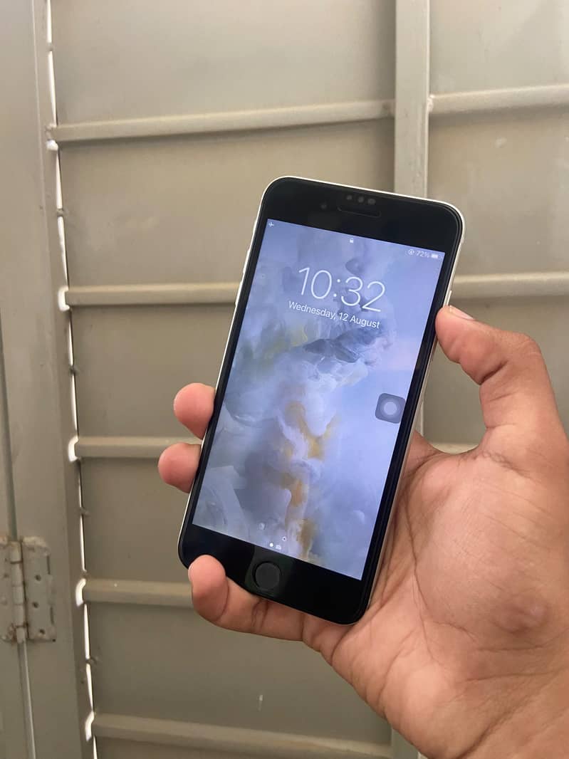Apple iPhone 7 Plus 0
