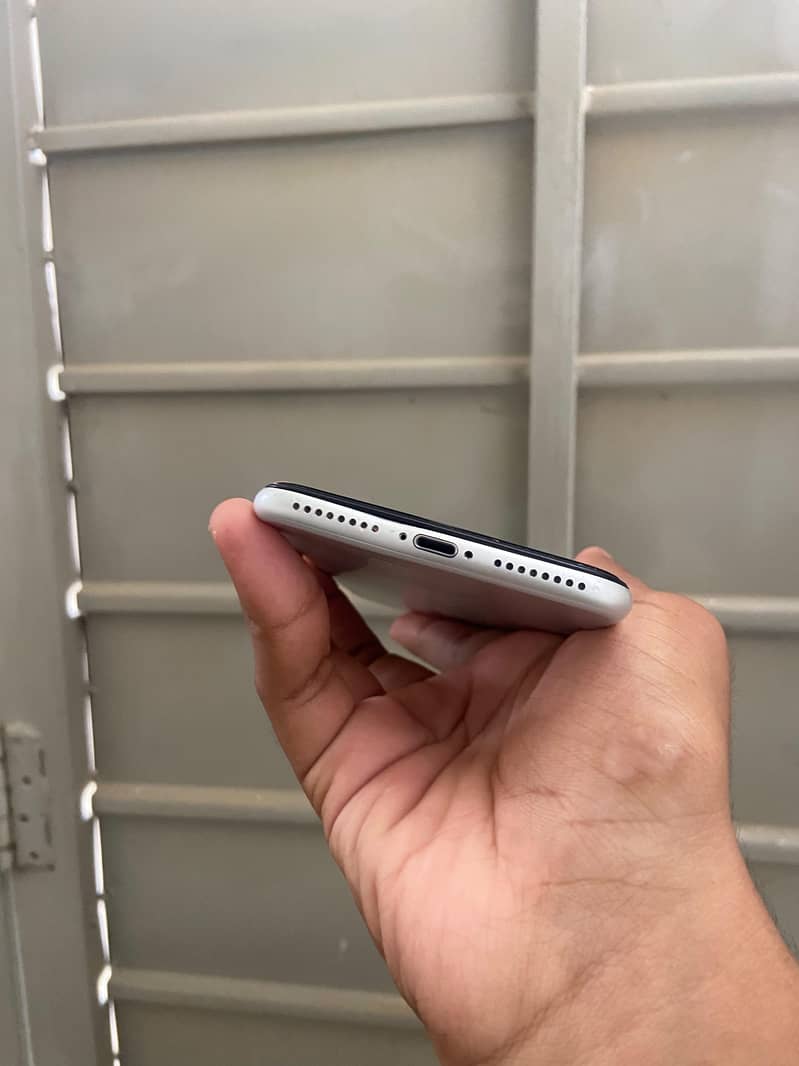 Apple iPhone 7 Plus 4