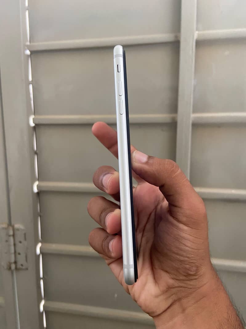 Apple iPhone 7 Plus 5