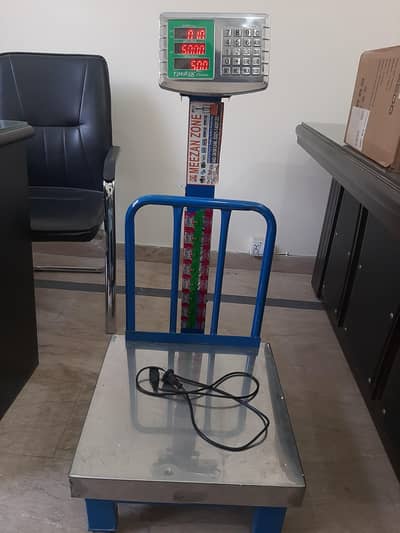 Weighting Scale 18" x 18"