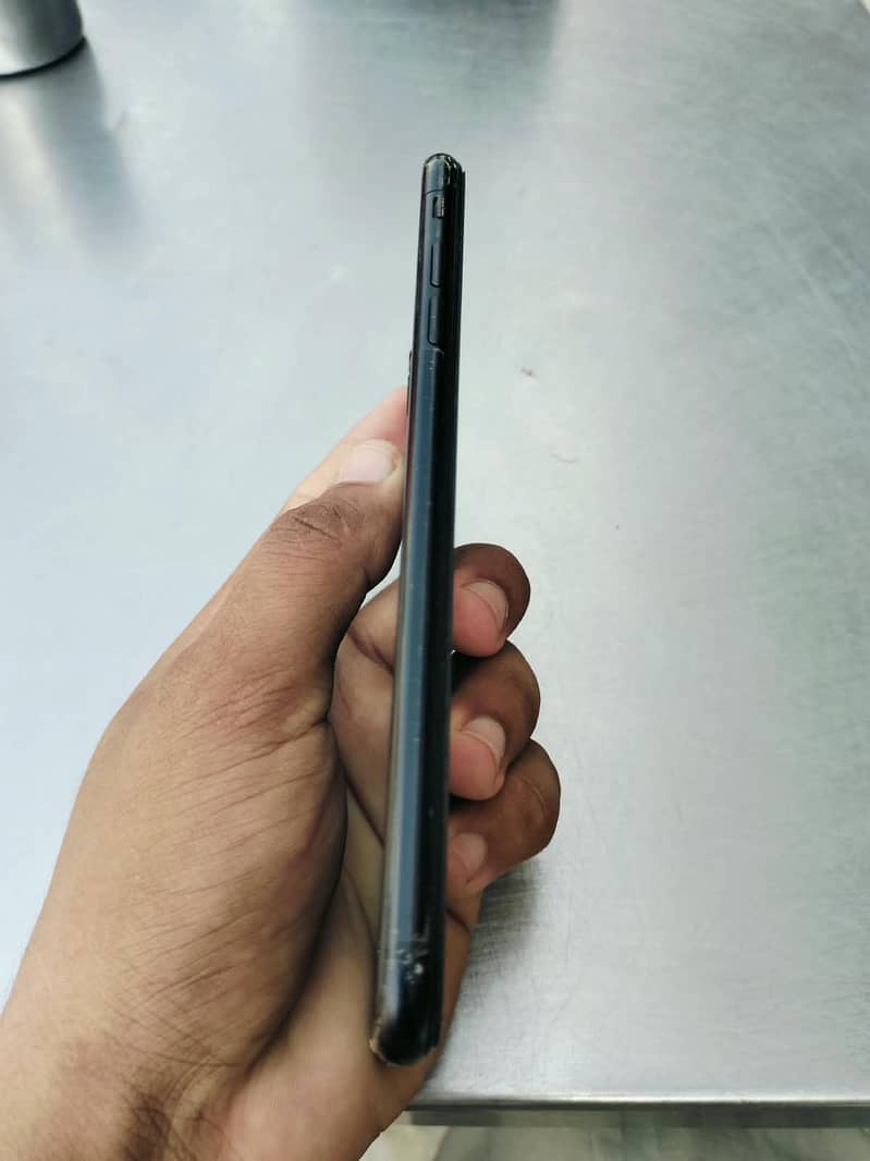 Apple iPhone 7 Plus 1