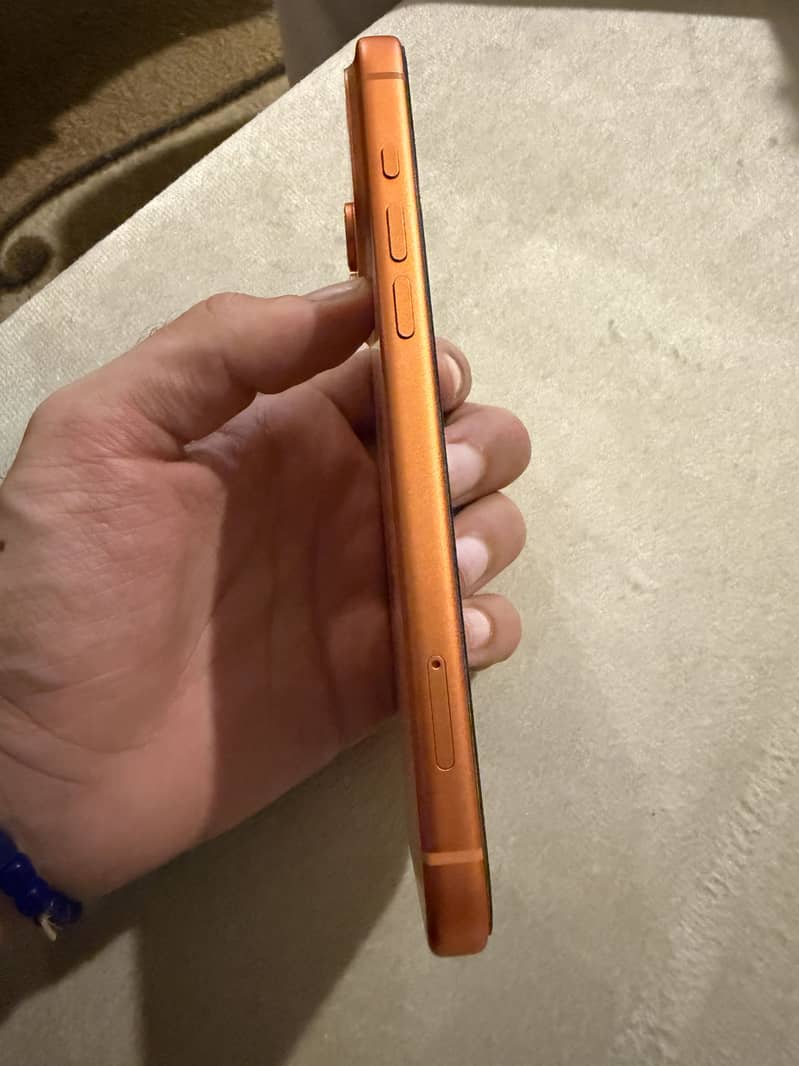Apple iPhone 17 Pro Max 4