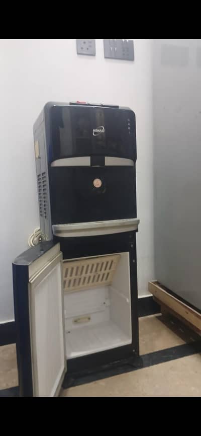 Good Condition. . 3 tap water Dispenser