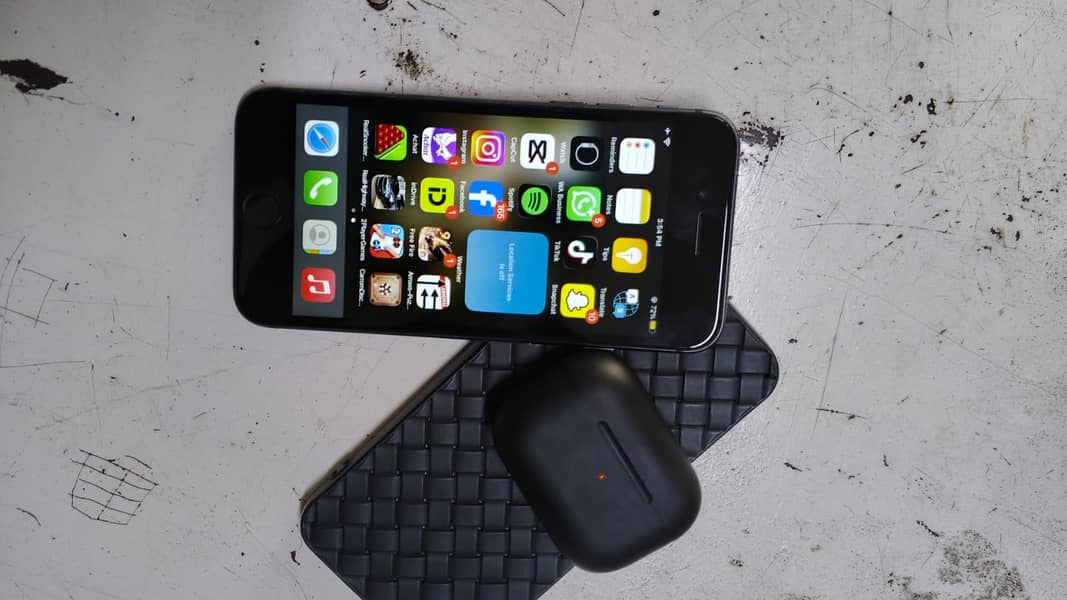 Apple iPhone 8 9