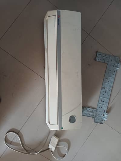 1.5 Ton used Dawlance Split AC for Sale