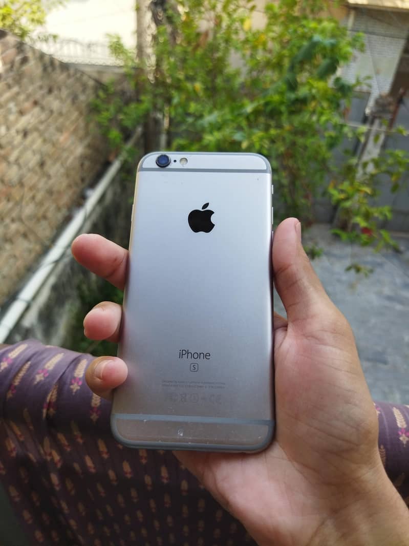 Apple iPhone 6S 4