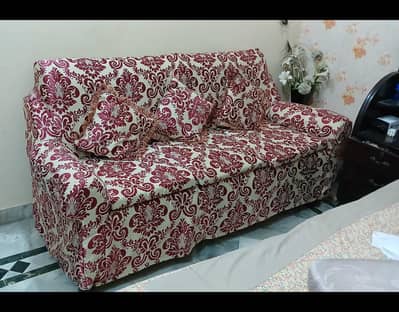 5-Seater Sofa Set (3+1+1) – With Elegant Printed Covers