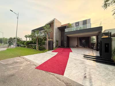A Stunning 2-Kanal Ultra-Modern Residence Featuring A Full Basement, Complete Luxury Furnishing, A Private Swimming Pool, And A State-Of-The-Art Cinema/Theater Room.