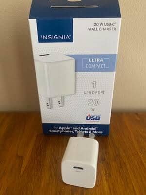 Insignia 20 watt super mini charger