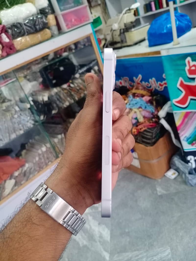 Apple iPhone 14 4