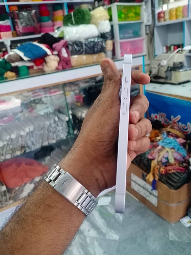 Apple iPhone 14 5