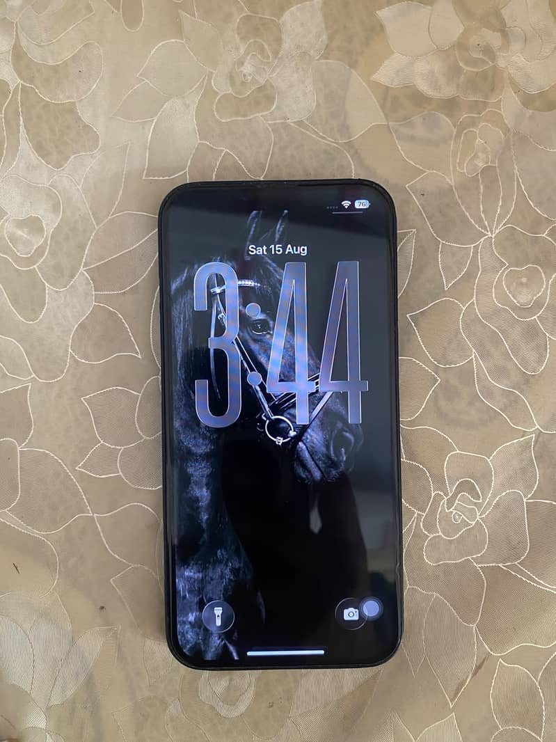 Apple iPhone 13 4