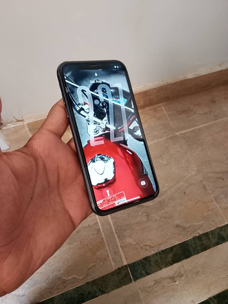 Apple iPhone 11 3