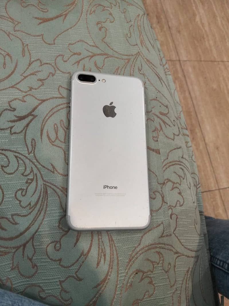 Apple iPhone 7 Plus 2