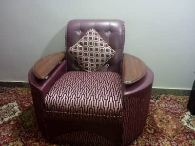 New condition sofas set for sale