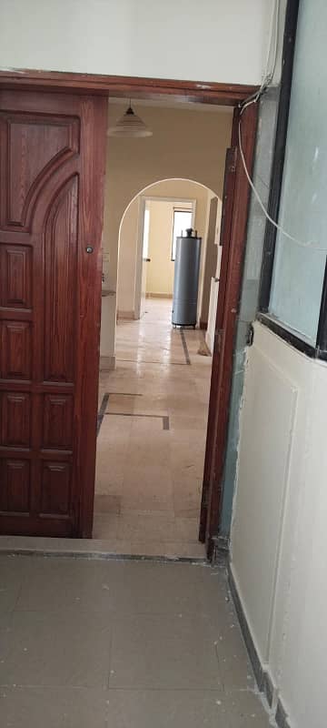 Don't Miss !!Gulshan Block 8 Corner 600 Yards Double Storey Bungalow For Sale