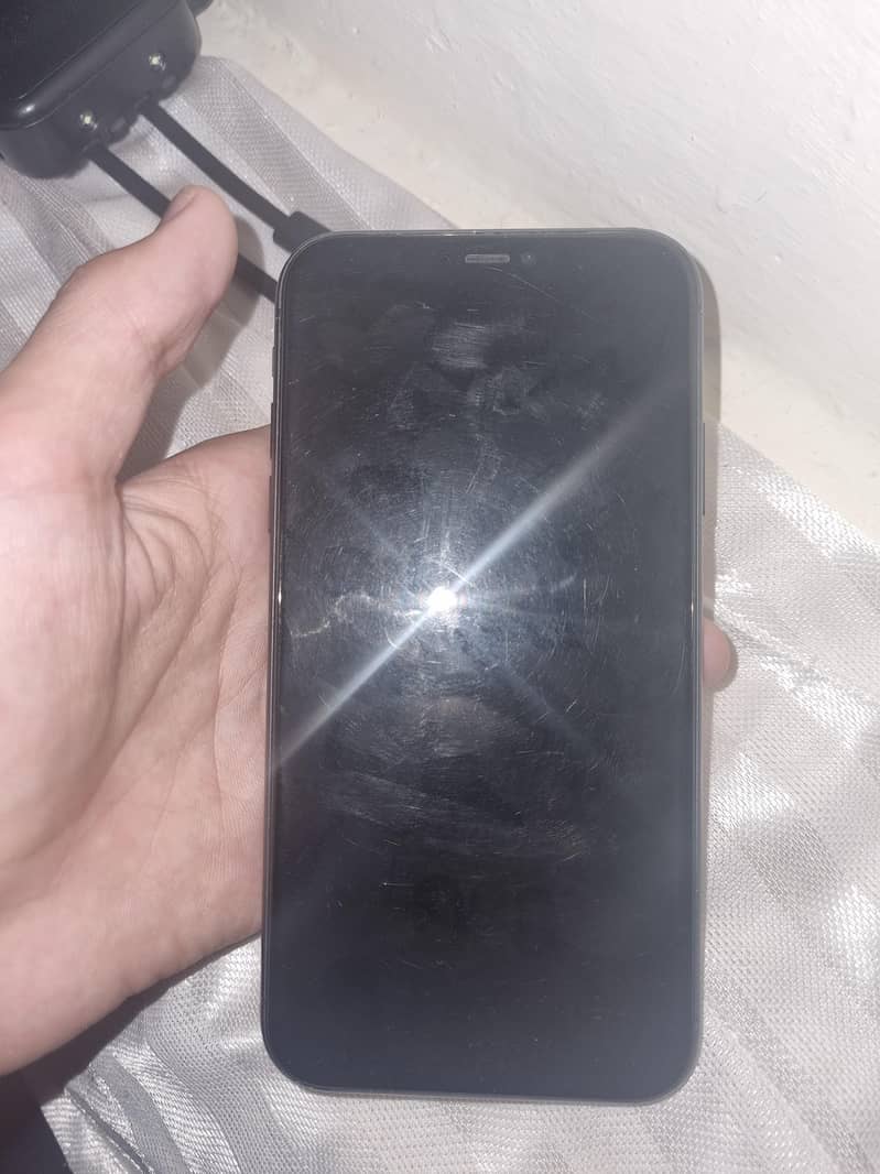 Apple iPhone 11 3