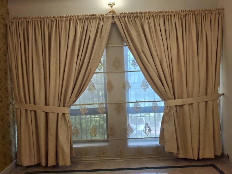 Curtains 0