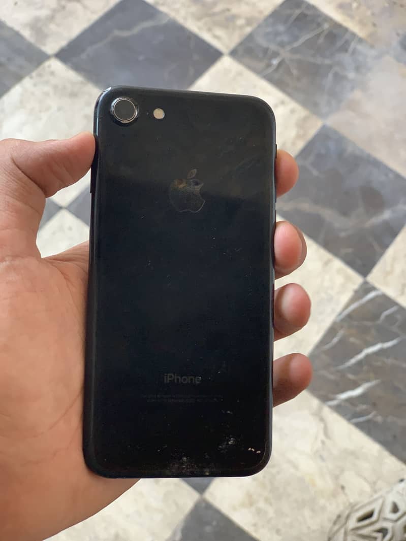 Apple iPhone 7 2
